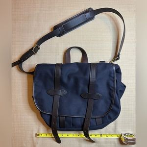 Filson Medium Field Bag in Navy (Vintage)